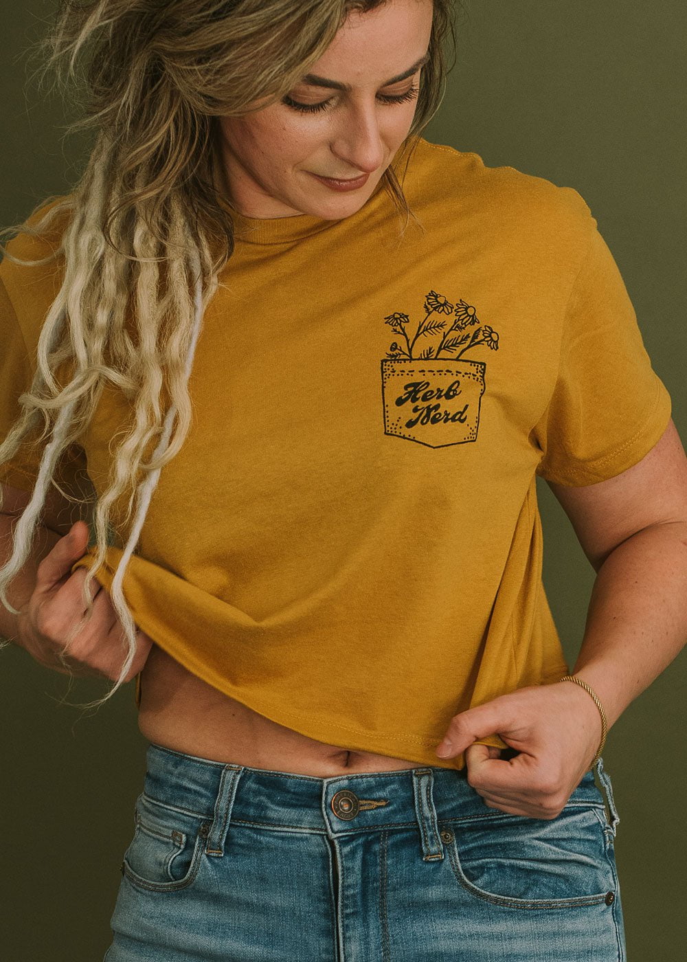 Herb Nerd - Vintaged Cropped Tee in Chamomile