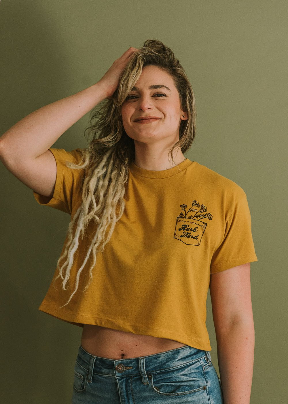 Herb Nerd - Vintaged Cropped Tee in Chamomile