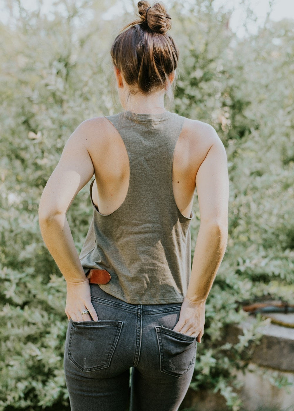 Peace out sloth - cropped racerback tank